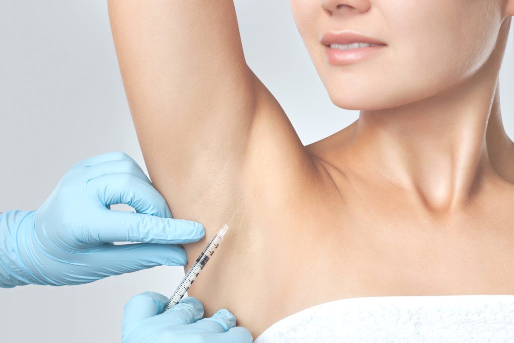 Botulinumtoxin bei übermäßigem Schwitzen (Hyperhidrose) in Izmir nach dermatologischer Beurteilung bei Dr. Sedef Demirer